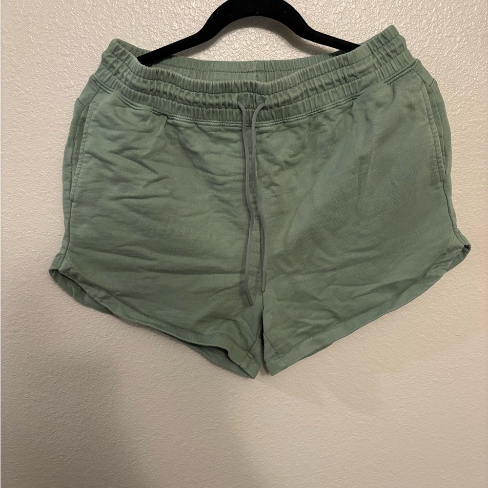 Assorted women’s clothes - Picture 8 of 15